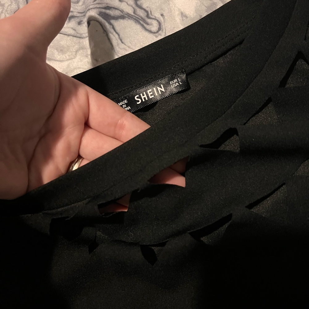 Blouses and dress shirts - Picture 4 of 11